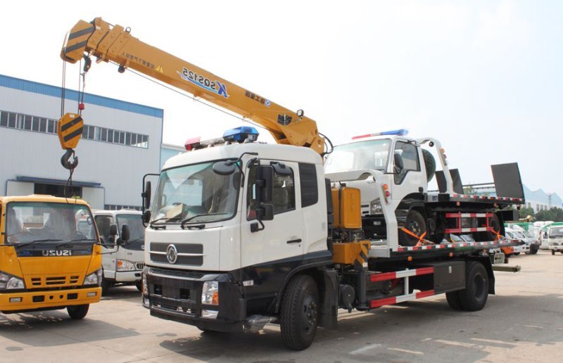 東風(fēng)天錦帶吊清障車